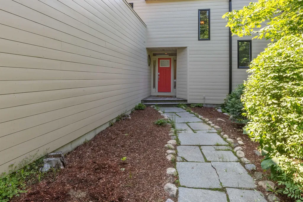 9 Orchard View Drive Amherst NH 03031