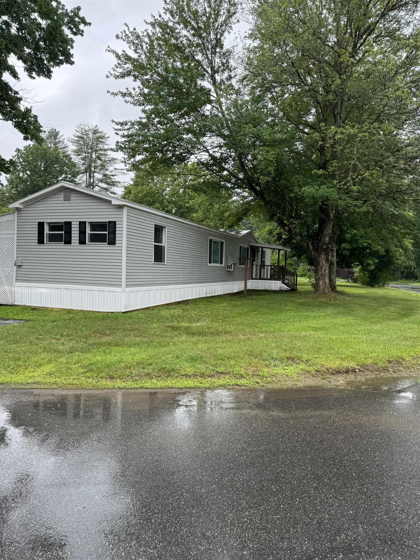 27 Oakwood Circle Charlestown NH 03603