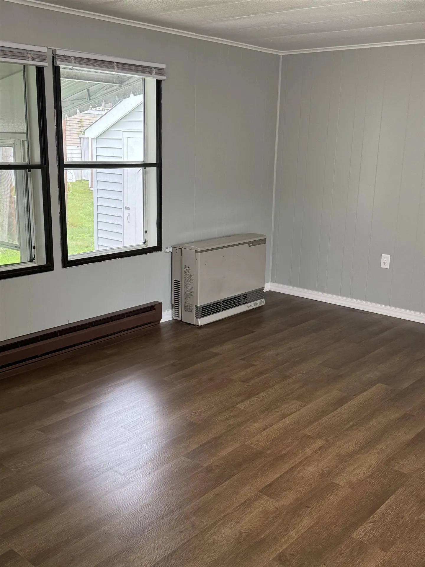 27 Oakwood Circle Charlestown NH 03603