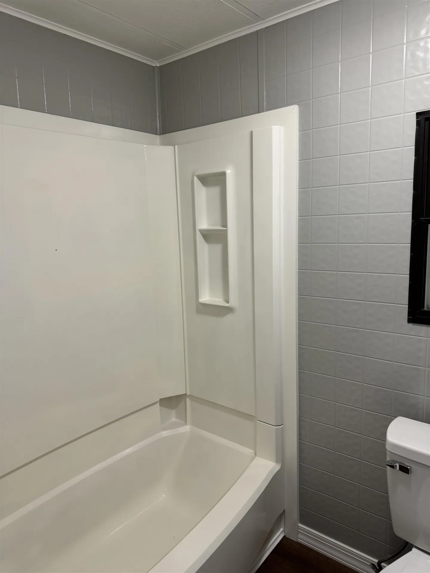 27 Oakwood Circle Charlestown NH 03603