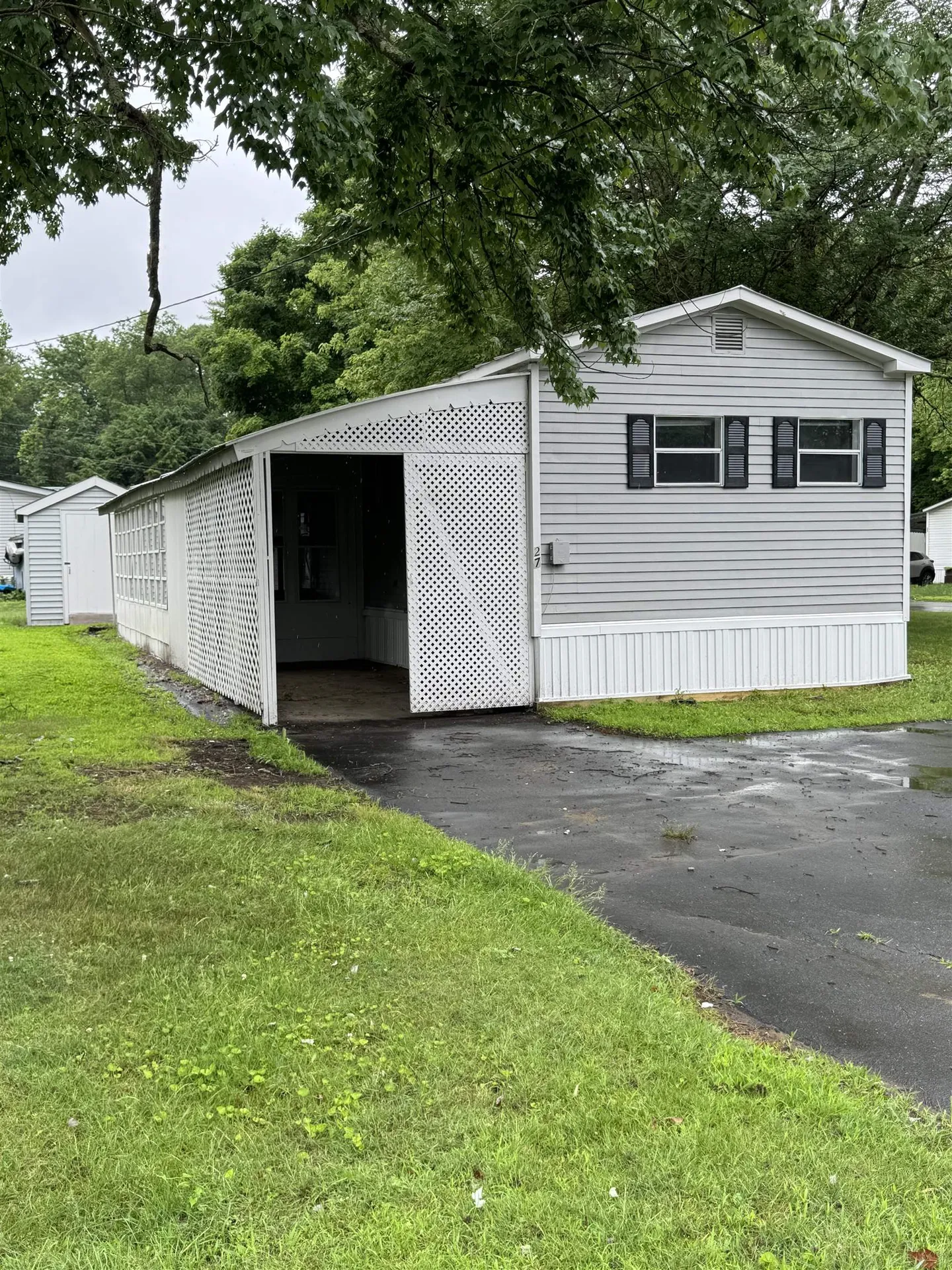 27 Oakwood Circle Charlestown NH 03603