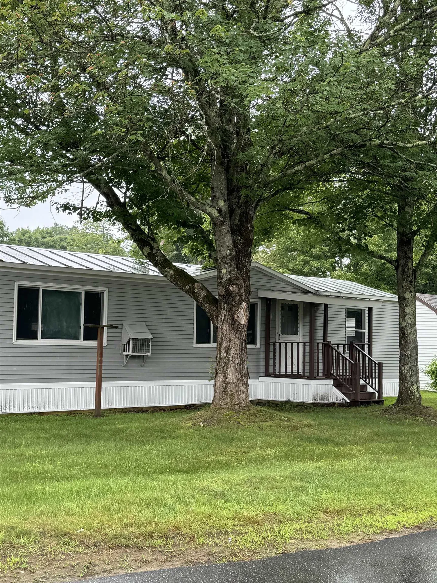 27 Oakwood Circle Charlestown NH 03603