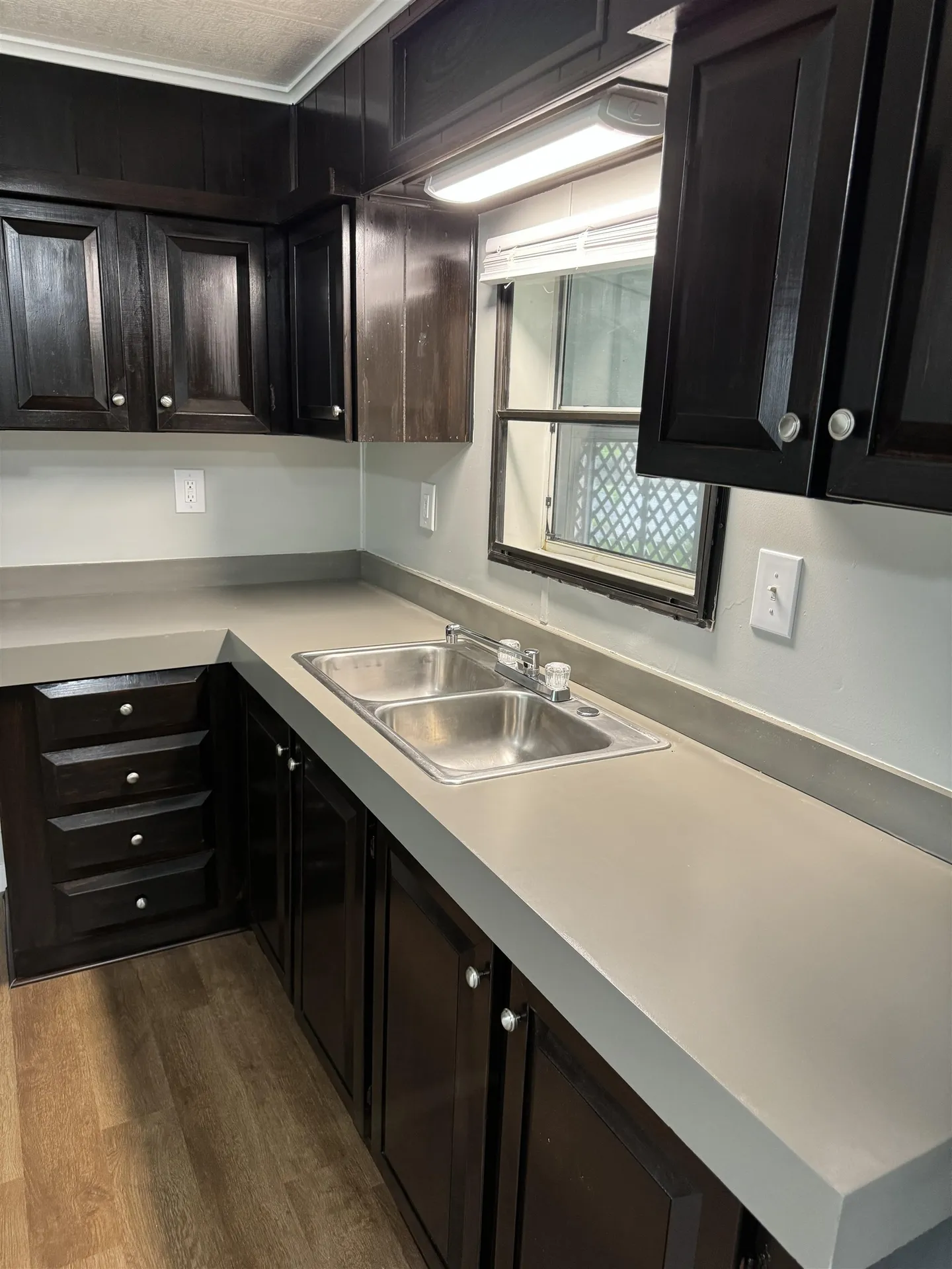 27 Oakwood Circle Charlestown NH 03603