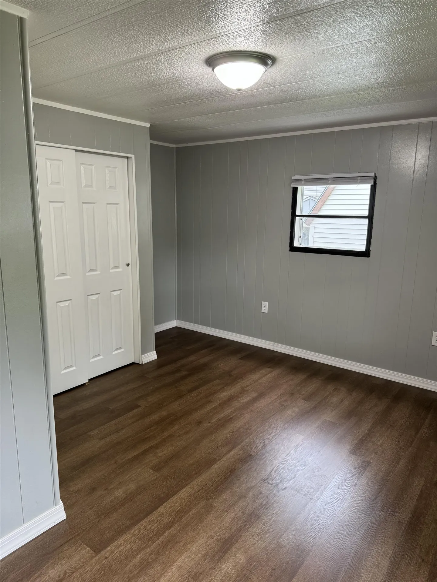 27 Oakwood Circle Charlestown NH 03603