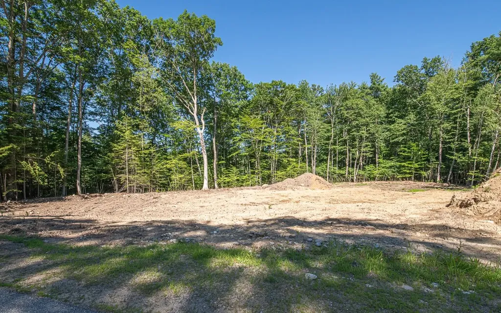 28 Morning Dove Road Kingston NH 03848