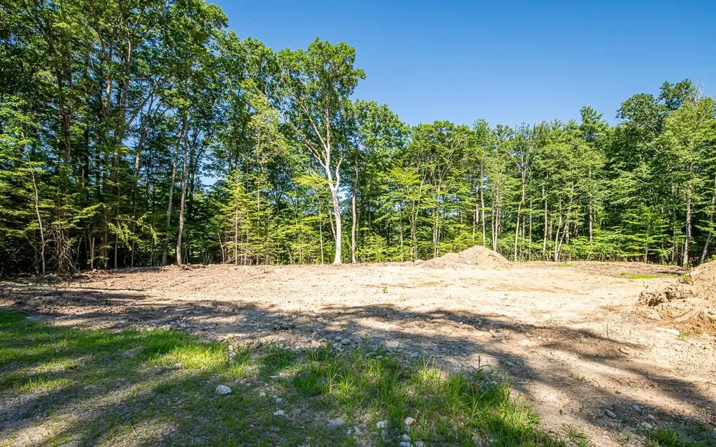 28 Morning Dove Road Kingston NH 03848