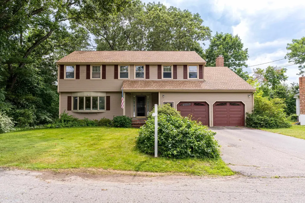 12 Seavey Street Hampton NH 03842