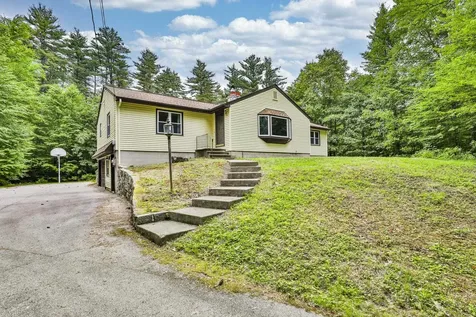21 Roblin Road Bedford NH 03110