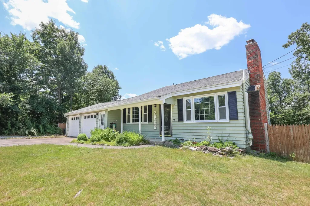 4 Elaine Avenue Derry NH 03038