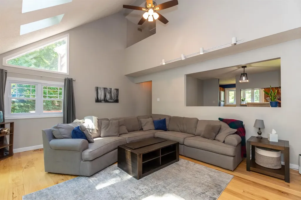 18 Edmatteric Drive Nashua NH 03062