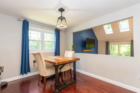 18 Edmatteric Drive Nashua NH 03062