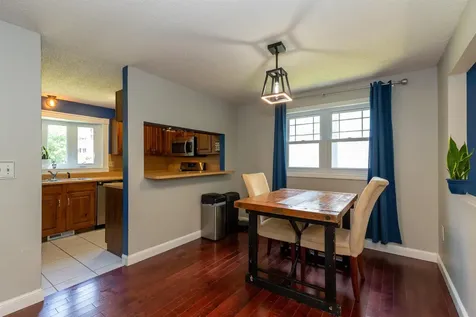 18 Edmatteric Drive Nashua NH 03062