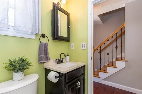 18 Edmatteric Drive Nashua NH 03062