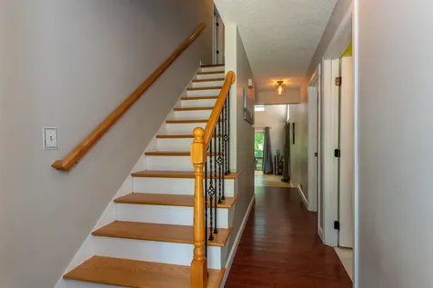 18 Edmatteric Drive Nashua NH 03062
