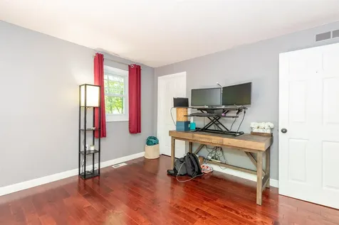 18 Edmatteric Drive Nashua NH 03062