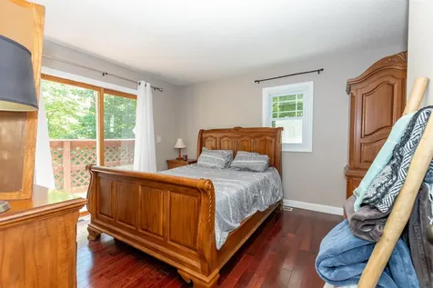 18 Edmatteric Drive Nashua NH 03062