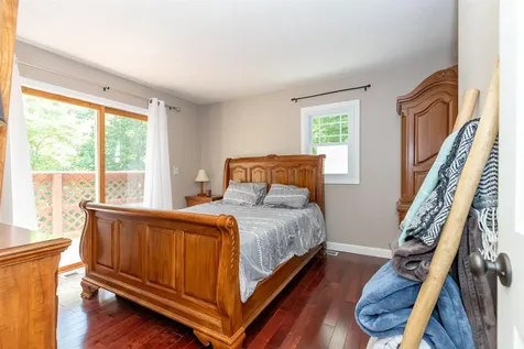 18 Edmatteric Drive Nashua NH 03062