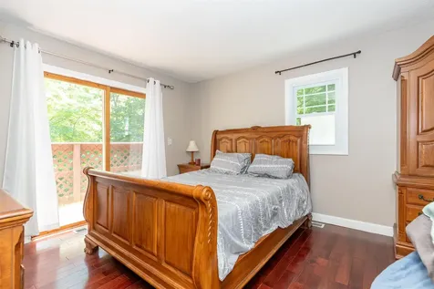 18 Edmatteric Drive Nashua NH 03062