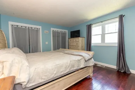 18 Edmatteric Drive Nashua NH 03062