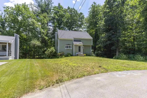 18 Edmatteric Drive Nashua NH 03062
