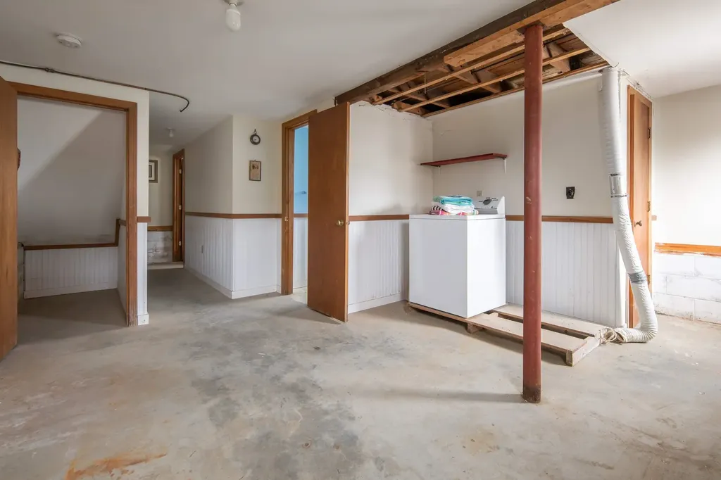 87 Long Beach Avenue York ME 03909