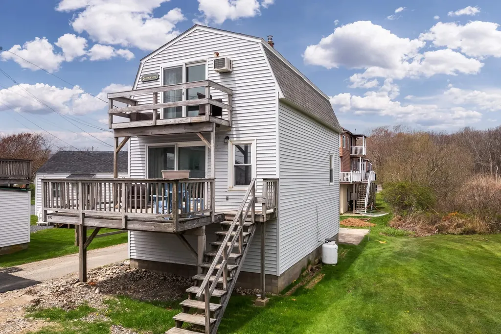 87 Long Beach Avenue York ME 03909