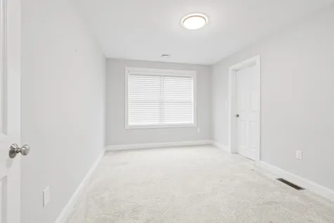16 Freedom Way Barrington NH 03825