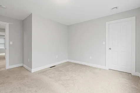 16 Freedom Way Barrington NH 03825