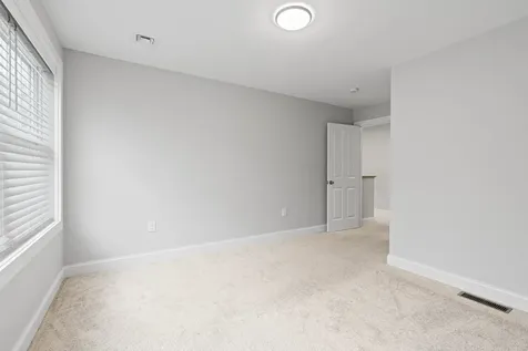16 Freedom Way Barrington NH 03825