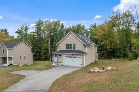 16 Freedom Way Barrington NH 03825