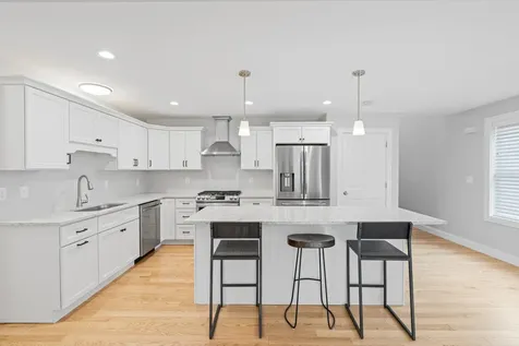16 Freedom Way Barrington NH 03825