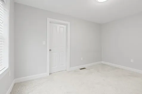 16 Freedom Way Barrington NH 03825