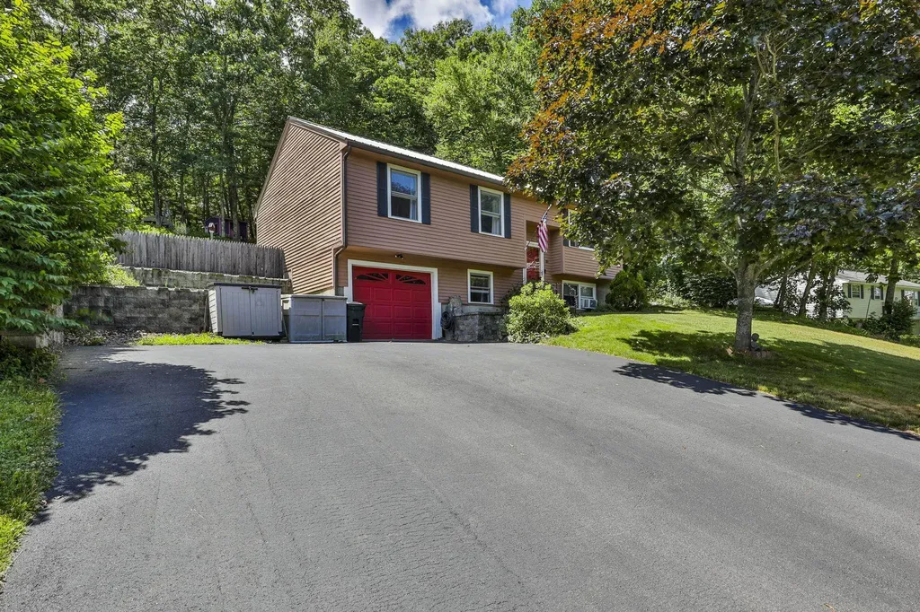 49 Fairway Drive Merrimack NH 03054