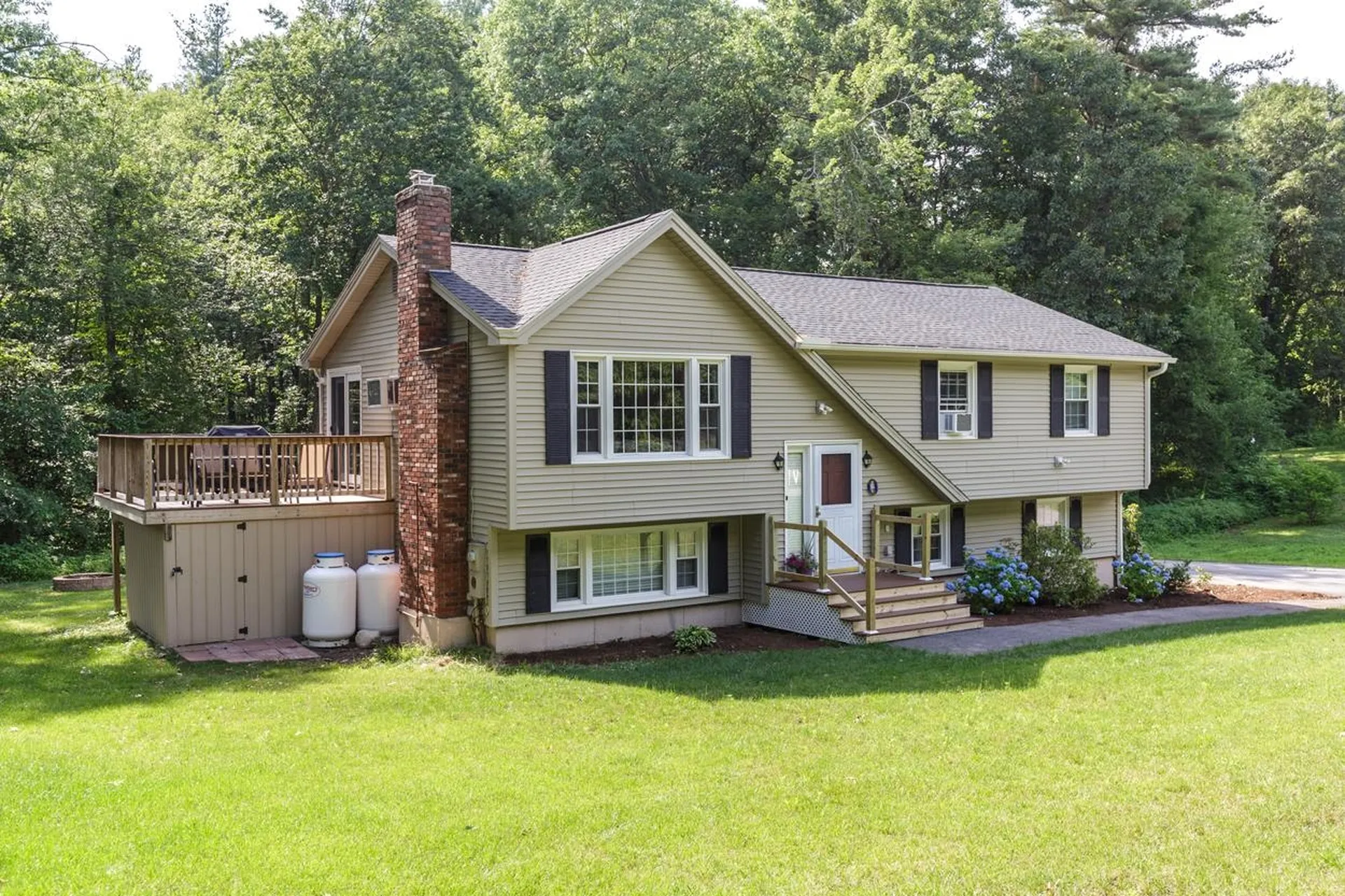 11 Claire Avenue Derry NH 03038