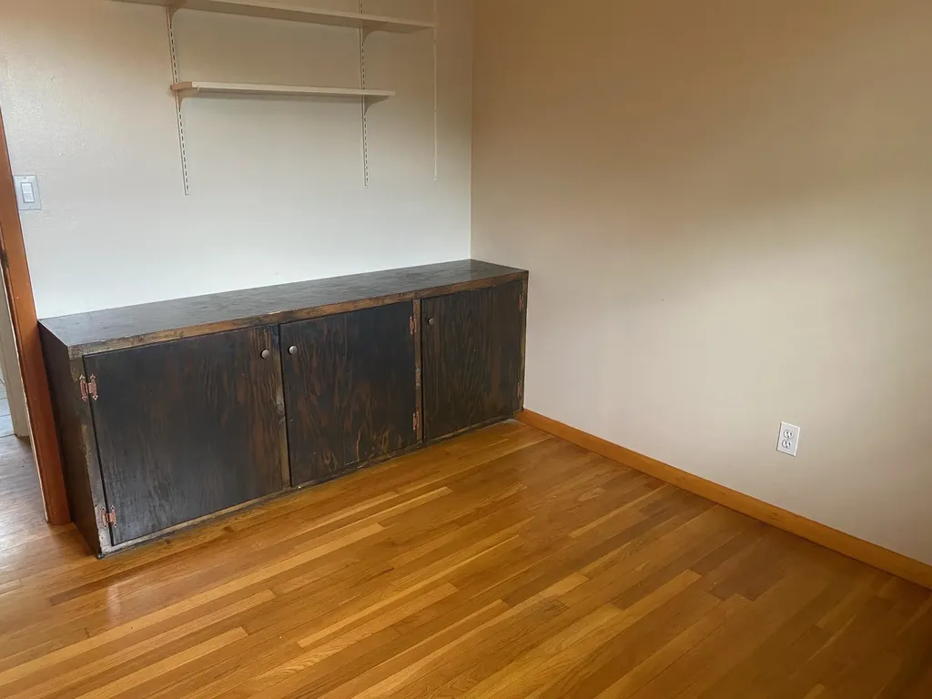 4 Harris Place Claremont NH 03743
