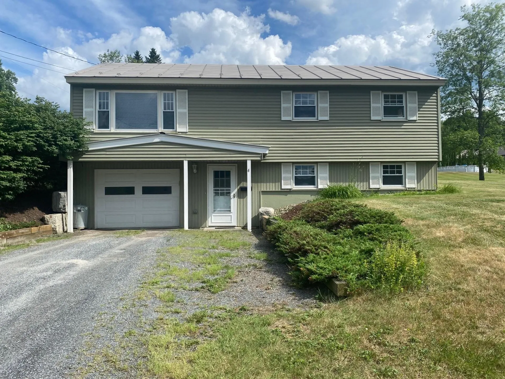 4 Harris Place Claremont NH 03743