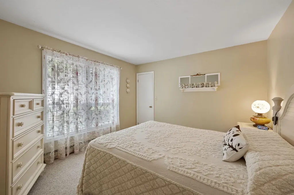 19 Parade Road Meredith NH 03253