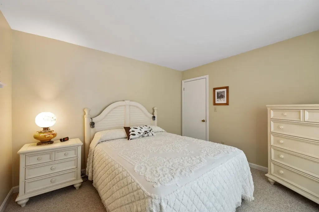 19 Parade Road Meredith NH 03253