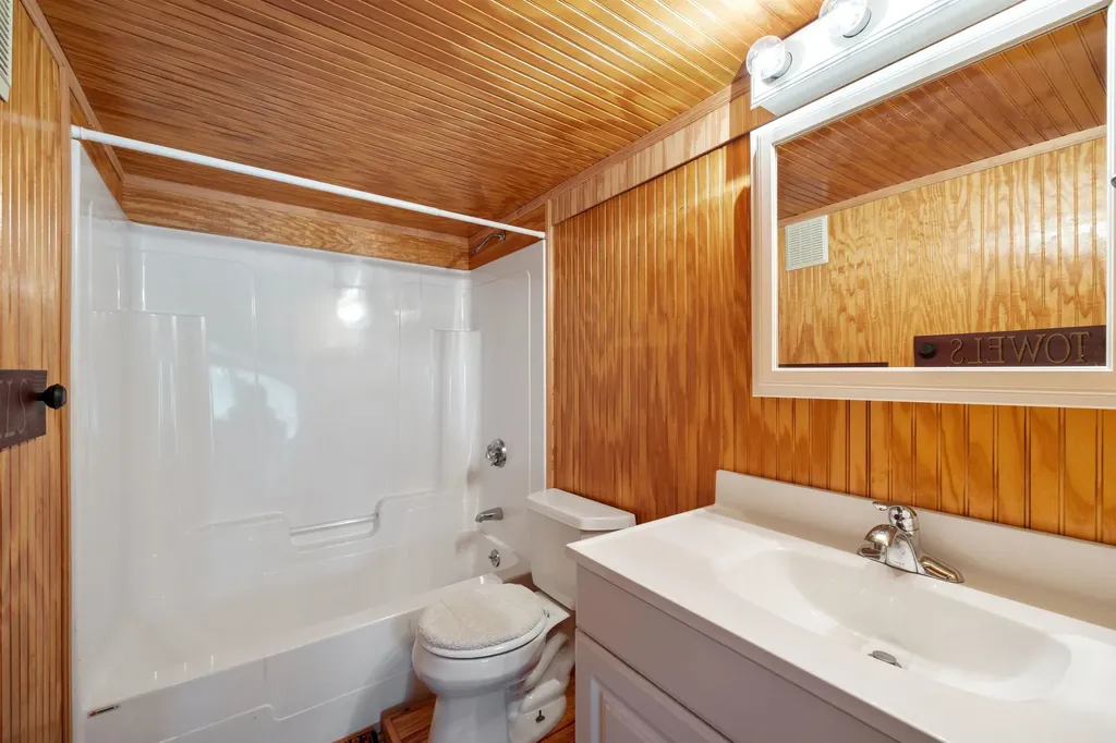 19 Parade Road Meredith NH 03253