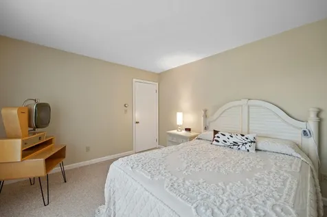 19 Parade Road Meredith NH 03253