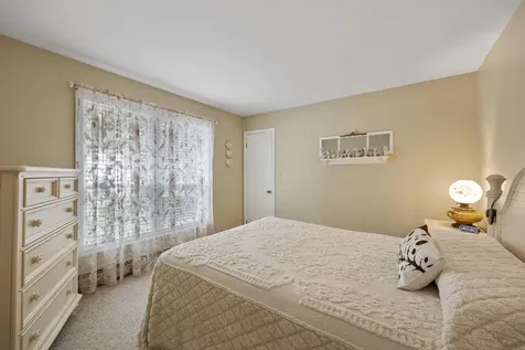 19 Parade Road Meredith NH 03253
