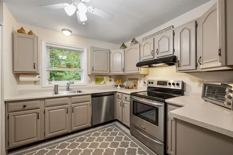 19 Parade Road Meredith NH 03253