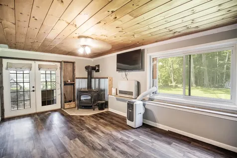 113 New Hampshire Drive Webster NH 03303