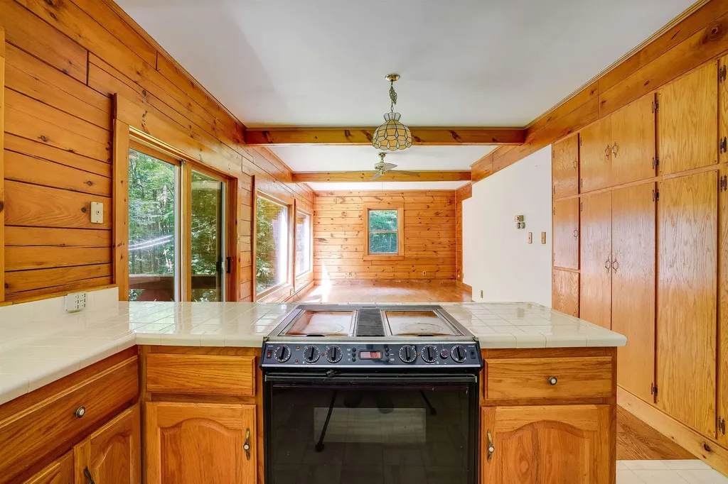 151 Hall Road Hillsborough NH 03244