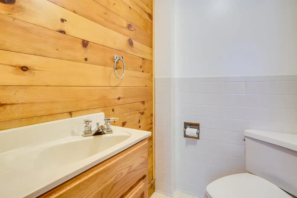 151 Hall Road Hillsborough NH 03244