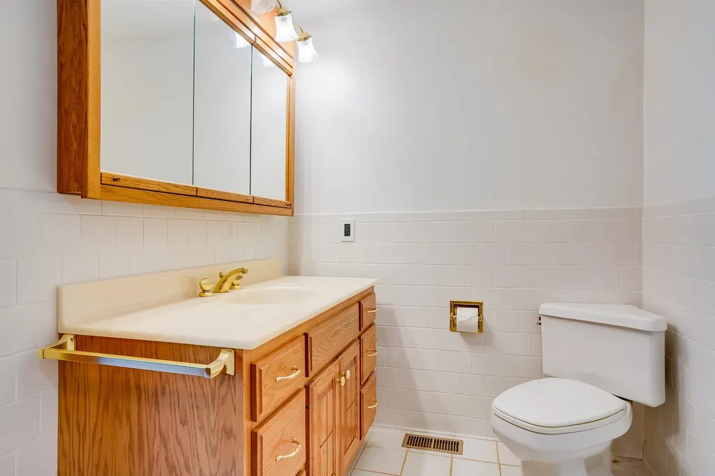 151 Hall Road Hillsborough NH 03244