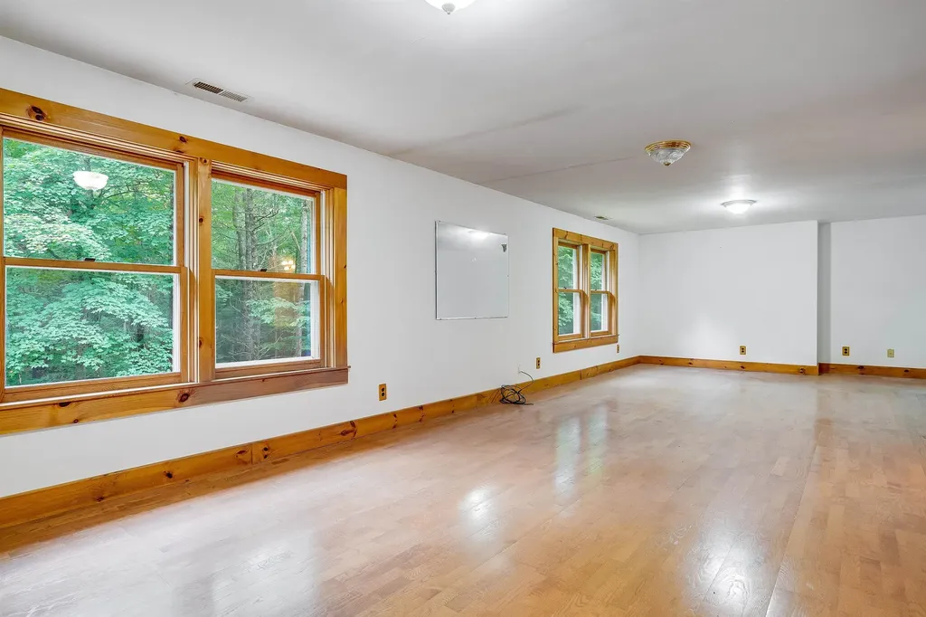 151 Hall Road Hillsborough NH 03244