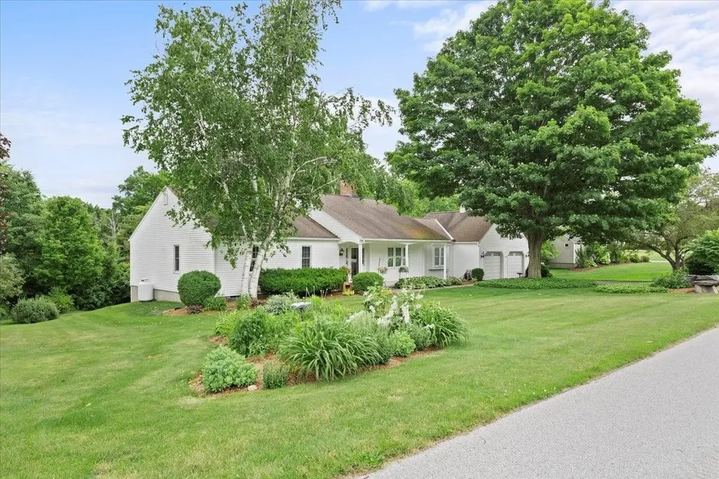 10 Stonehedge Drive, Bennington VT 5002462 Mahar McCarthy Real Estate