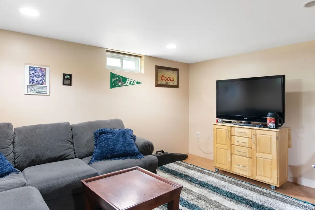 46 Fox Run Road Hinsdale NH 03451