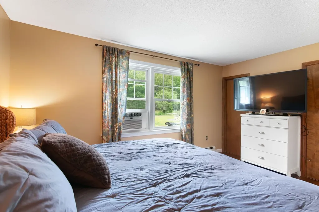 46 Fox Run Road Hinsdale NH 03451